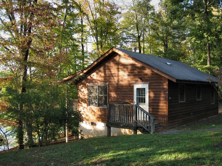 Smith Mountain Lake Rentals Vacation Lodging Guide (2024)