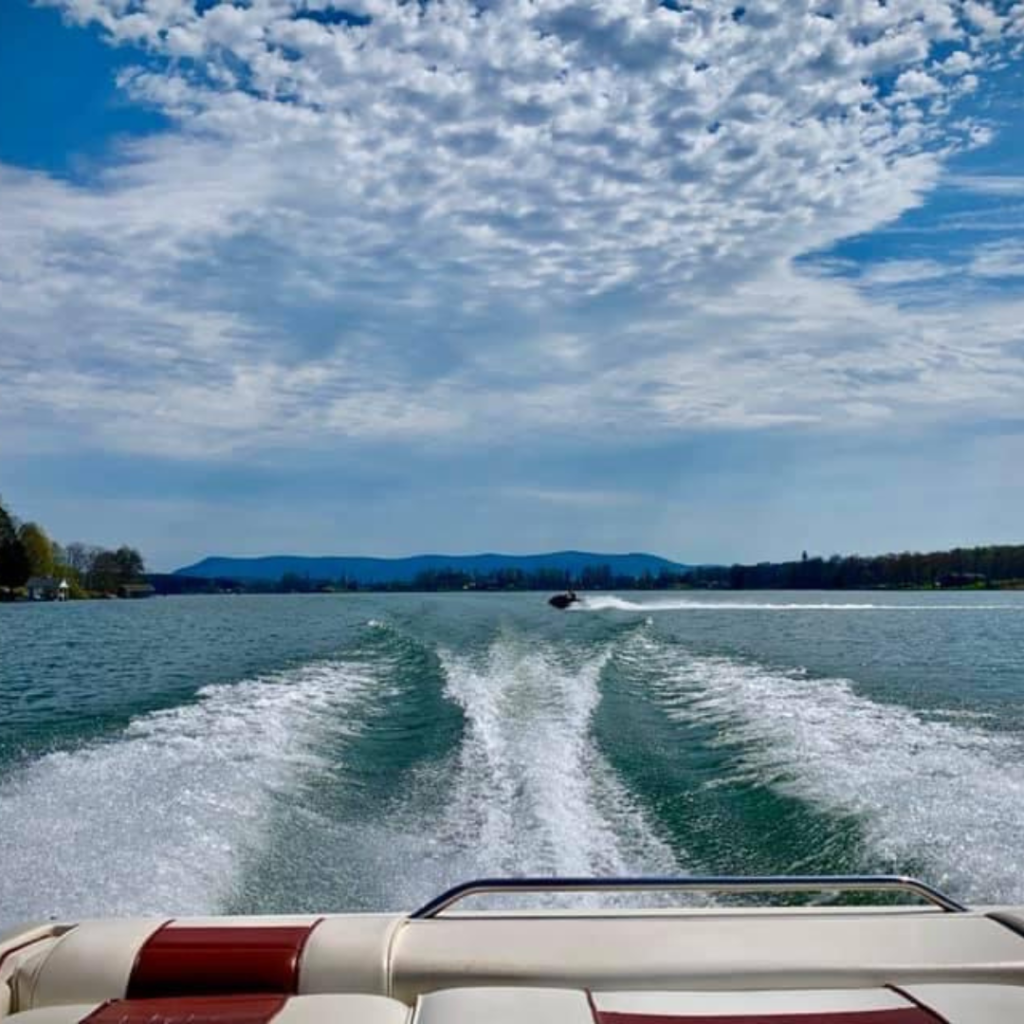 Living at Smith Mountain Lake: An Insider's Guide - Smith Mountain Lake 