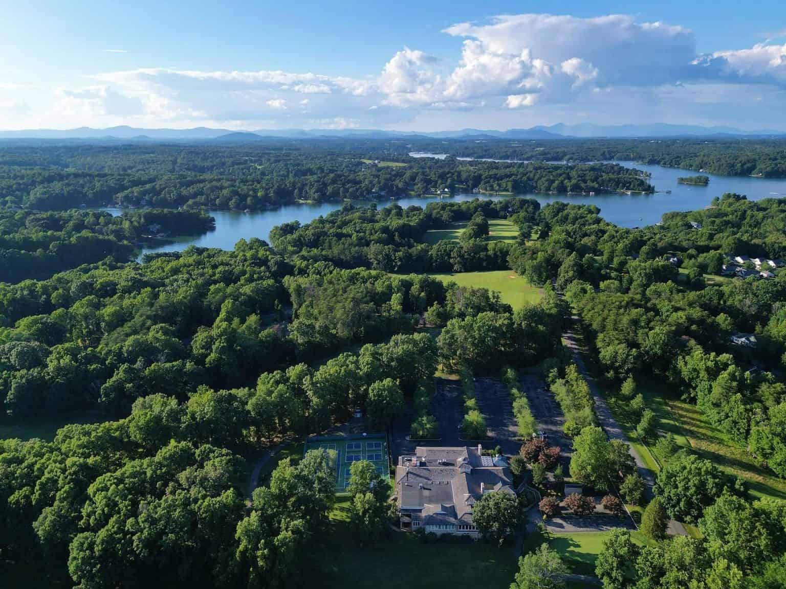 Ultimate Guide to Smith Mountain Lake Events and Festivals (2023