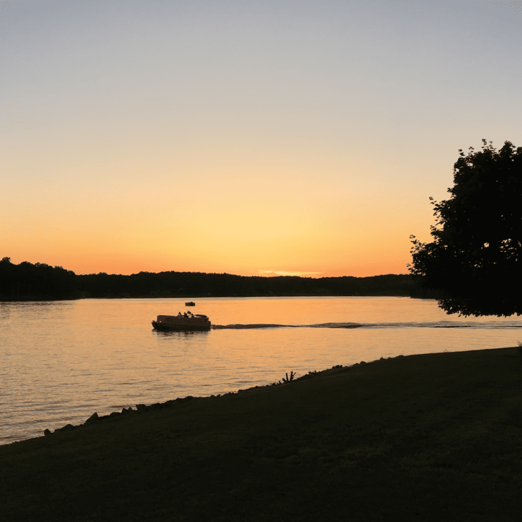 Living at Smith Mountain Lake An Insider's Guide Smith Mountain Lake Insiders' Guide 2024