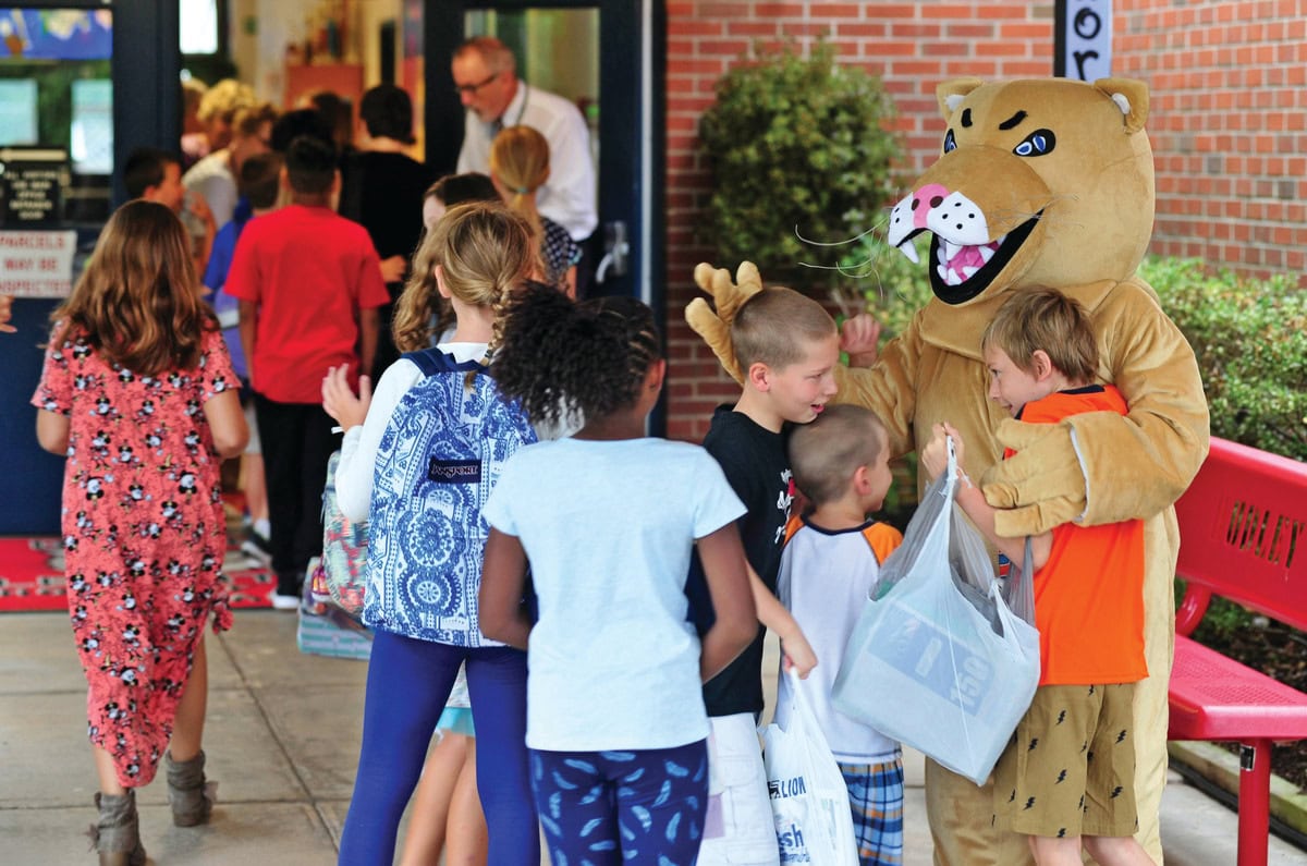 Students arriving at Dudley Elementary near Smith Mountain Lake