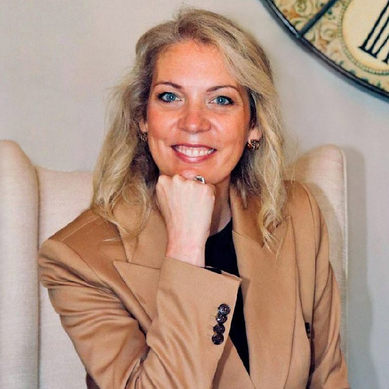 Professional headshot of Jada Turner, Smith Mountain Lake real estate agent